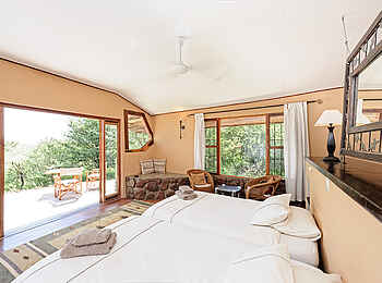 Waterberg Guest Farm: Schlafzimmer und Veranda Waterberg Guest Farm: Schlafzimmer und Veranda