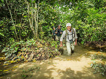Lango Camp: Wanderung in den Sümpfen Lango Camp: Wanderung in den Sümpfen