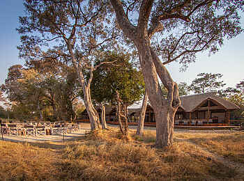 Splash Camp: Morgenlicht am Hauptgebäude
