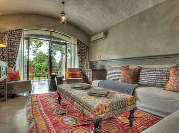 Chobe Game Lodge: Standard Family Room Lounge