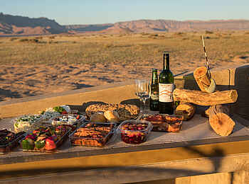 Desert Camp: Buffet Desert Camp: Buffet