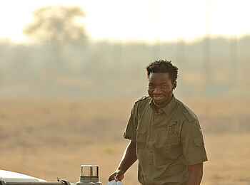 Ikuka Safari Camp: High Tea im Busch