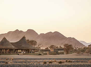 Little Kulala Lodge: Blick auf die Lodge Little Kulala Lodge: Blick auf die Lodge