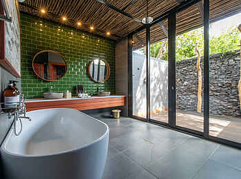 Mukwa River Lodge: Family River Suite Bad