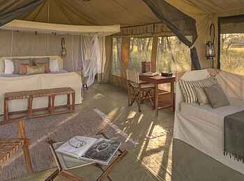 Olakira Migration Camp: Guest Tent Blick hinein