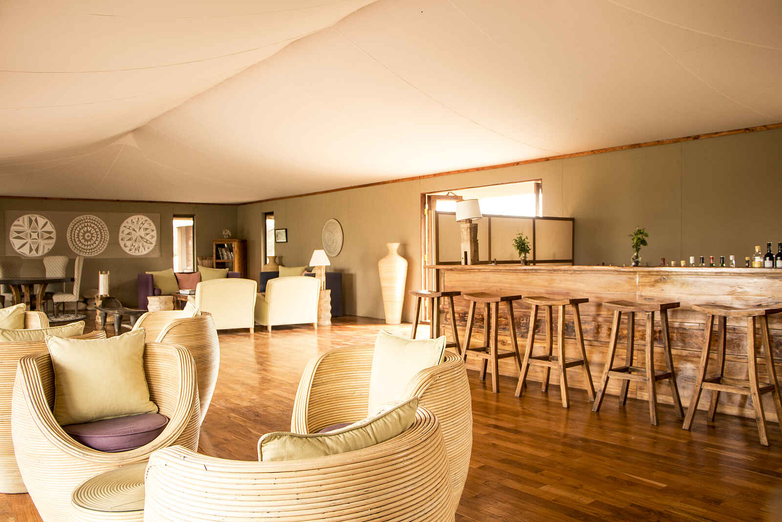 Sayari Camp: Bar im Hauptzelt Sayari Camp: Bar im Hauptzelt