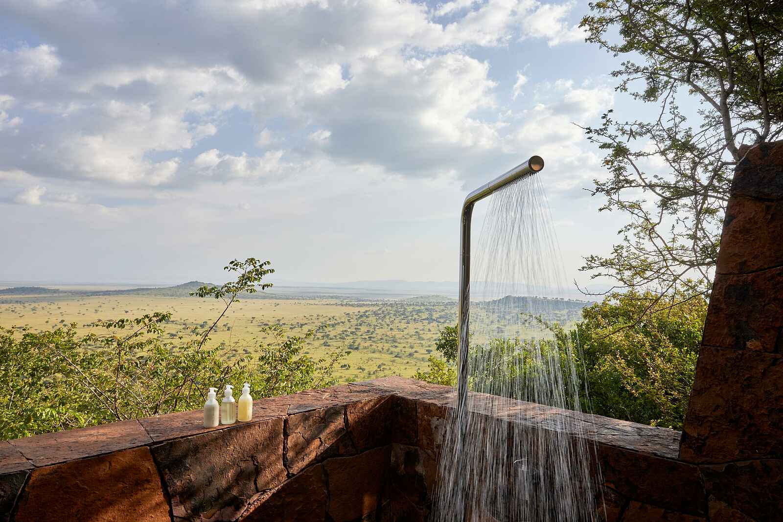 Singita Kilima Villa: Junior Suite Außendusche Singita Kilima Villa: Junior Suite Außendusche