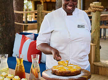 Xugana Island Lodge: Kuchen