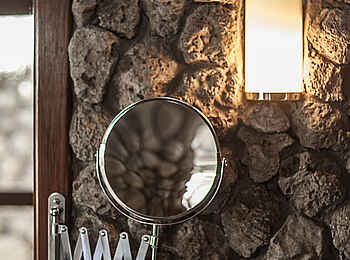 Chem Chem Lodge: Rasierspiegel Chem Chem Lodge: Rasierspiegel