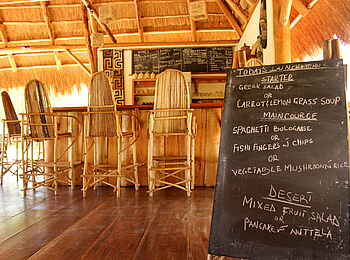 Enjojo Lodge: Bar und Tagesmenü