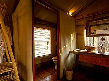 Evolve Back Gham Dhao Lodge: Bad im Classic Tent