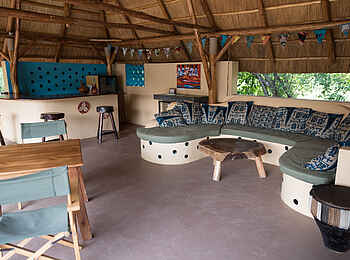Murchison River Lodge: Blick in die Pool-Lounge