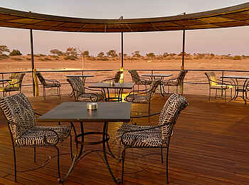 Red Dunes Lodge: Dining