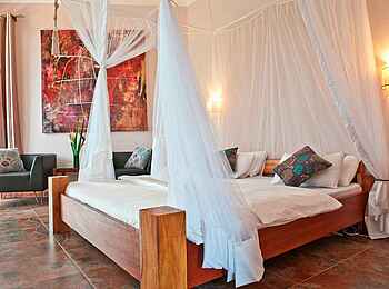 2 Friends Beach Hotel: Pool View Room