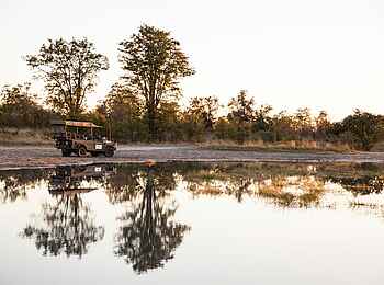 Camp Kuzuma: Stop an einem Wasserloch Camp Kuzuma: Stop an einem Wasserloch