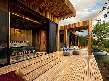 andBeyond Grumeti Serengeti River Lodge: Die Terrasse der Familiensuite andBeyond Grumeti Serengeti River Lodge: Die Terrasse der Familiensuite