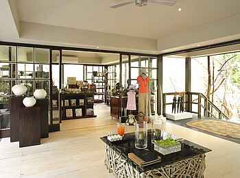 &Beyond Phinda Forest Lodge: Hauptgebäude mit Souvenirshop