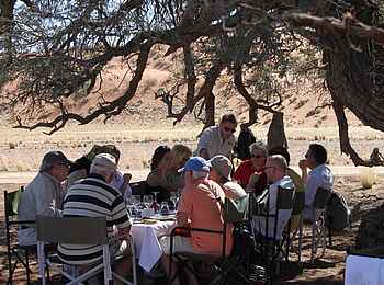 Hoodia Desert Lodge: Lunch im Freien