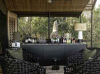 Kiri Camp: Die Bar Kiri Camp: Die Bar