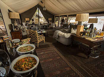 Little Machaba Camp: In der Lounge