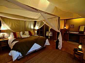 Mukambi Safari Lodge: Im Gästezelt Mukambi Safari Lodge: Im Gästezelt