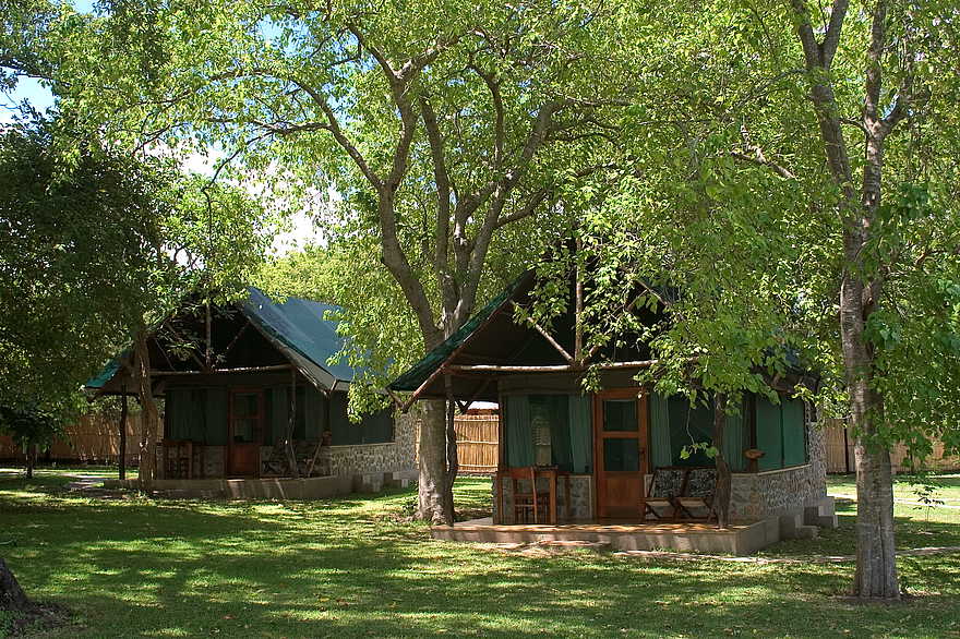 Mvuu Camp: Chalets Mvuu Camp: Chalets