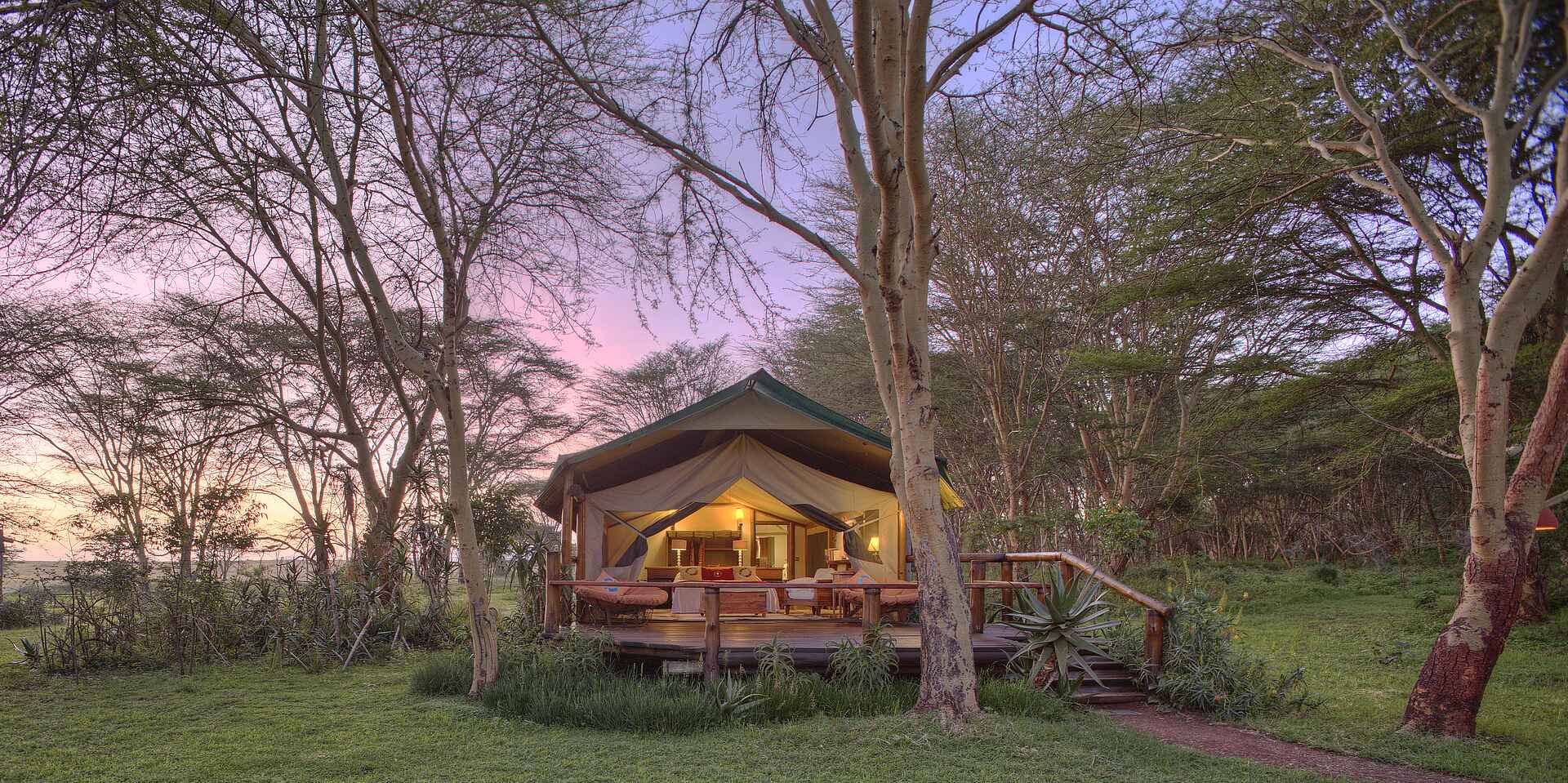 Kenia, lewa wildlife conservancy, sirikoi, außenansicht, luxuszelt, afrikarma, afrikarma safaris, afrikarma safaris - wildnis. hautnah., afrikarma.de, kenya