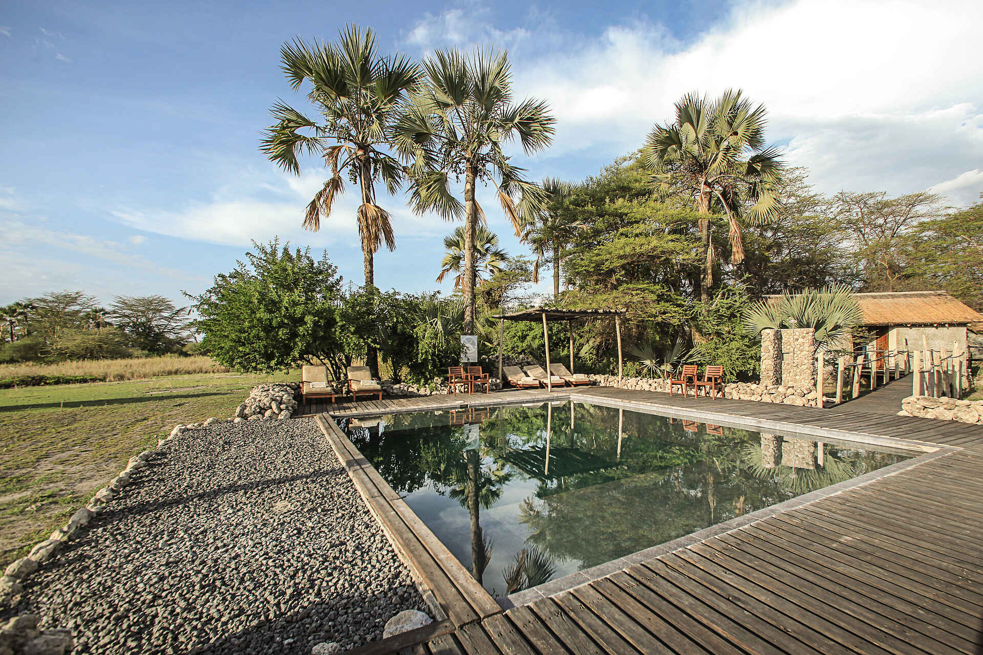 Chem Chem Lodge: Der Swimming Pool 5 sterne, afrikarma, arusha airport, auszeichnung, award, ballonsafari, bilder, buchen, buchung, chem chem, chem chem amani spa, chem chem lodge, chem chem reservat, chem chem reserve, elefant, fabia bausch, flamingo, gallerie, game drives, geführte Buschwanderungen, heißluftballon, helikopter, information, informieren, kilimanjaro international airport, kuro airstrip, lake manyara, lake manyara airstrip, leopard, lifewildlife, little chem chem, löwe, luxuriös, luxus, manyara, manyara-see, massage, nachhaltigkeit, nicolas negre, ostufer, pirschfahrten, private concession, private konzession, private reserve, privatreservat, reise, reisen, reiseveranstalter, safari, shop, slow safari, souvenirshop, spa, tansania, tanzania, tarangire, tarangire national park, tarangire nationalpark, urlaub, vollpension, www.afrikarma.de, yoga, anlage, ansicht, central facilities, deck, main area, pool, sonnendeck, swimming pool, zentrale einrichtungen