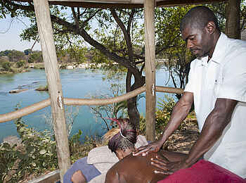Divava Okavango Lodge and Spa: Massagebehandlung Divava Okavango Lodge and Spa: Massagebehandlung
