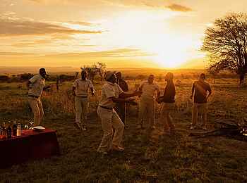 Kaskaz Mara Camp: Sundowner und tanzen