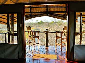 Khulu Bush Camp: Luxury Suite Terrasse Khulu Bush Camp: Luxury Suite Terrasse