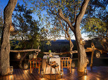 Madikwe Safari Lodge Dithaba: Romantisches Dinner auf der Terrasse