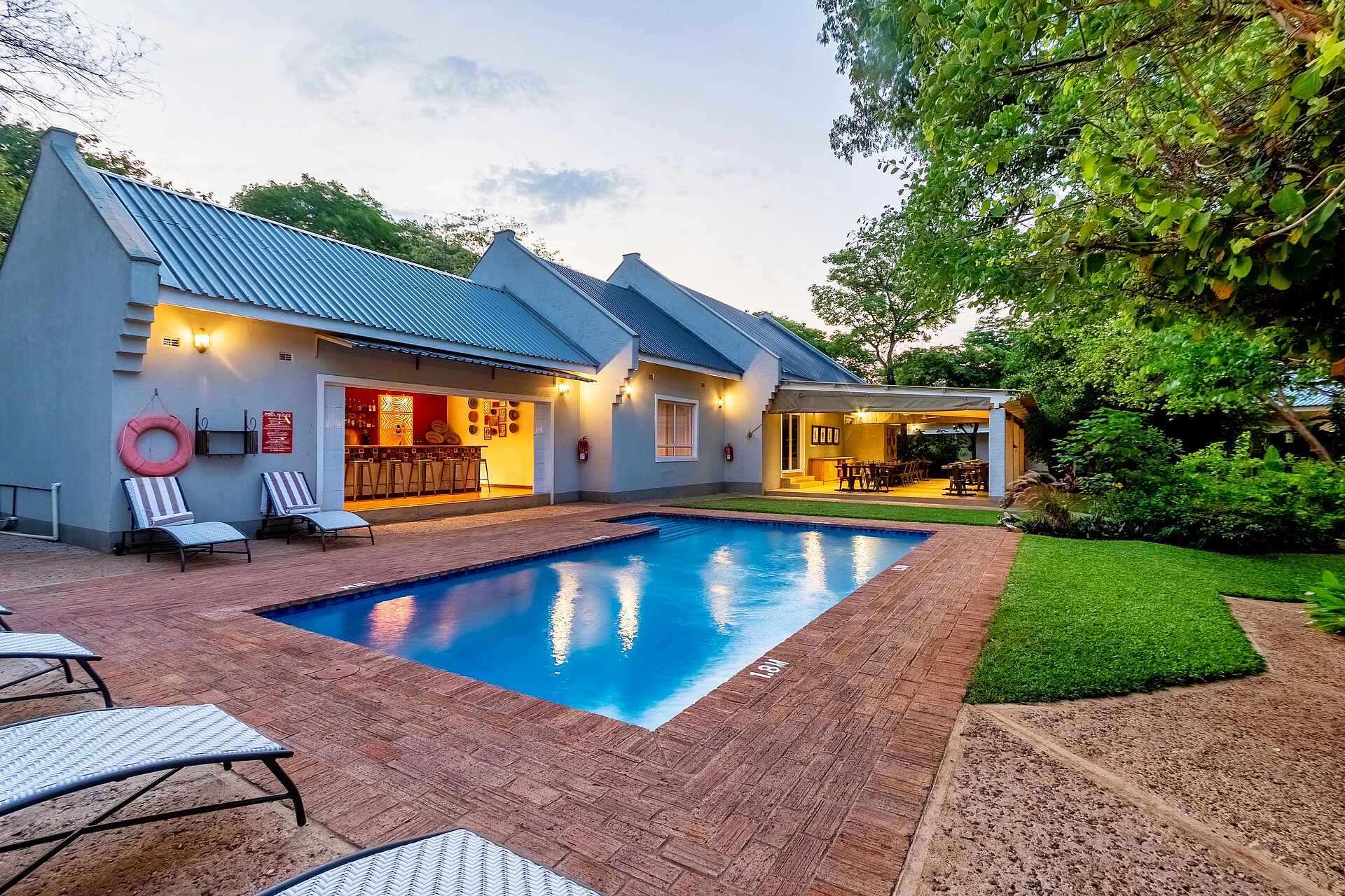 PheZulu Guest Lodge: Der Pool