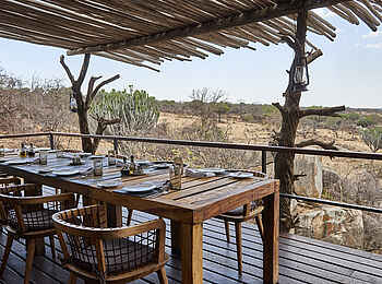 Legendary Mwiba Lodge: Gedeckter Tisch Legendary Mwiba Lodge: Gedeckter Tisch