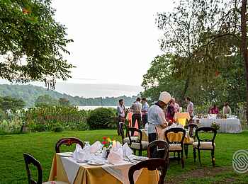 Arusha Serena Hotel: Dinner im Garten Arusha Serena Hotel: Dinner im Garten