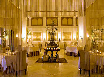 Baraza Resort & Spa Zanzibar: Dinner im Restaurant Baraza Resort & Spa Zanzibar: Dinner im Restaurant