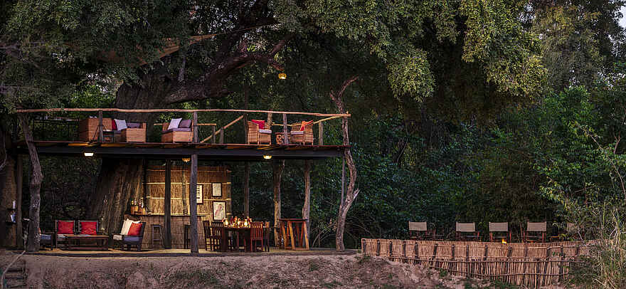 Chikoko Tree Camp: Die Bar Chikoko Tree Camp: Die Bar