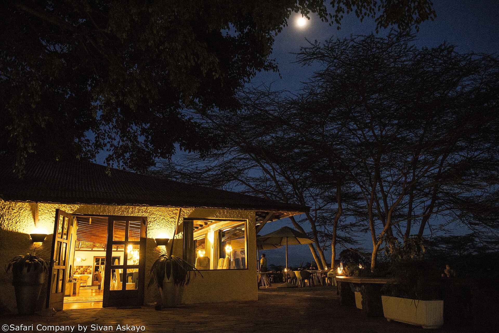 Abendstimmung, Gemeinschaftsbereich, Hatari Lodge, Haupthaus
