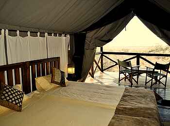 Maweninga Camp: Blick aus einem Gästezelt heraus