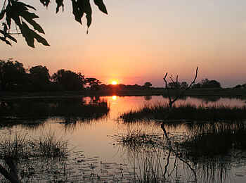 Pom Pom Camp: Sonnenuntergang über der Pom Pom Lagune Pom Pom Camp: Sonnenuntergang über der Pom Pom Lagune