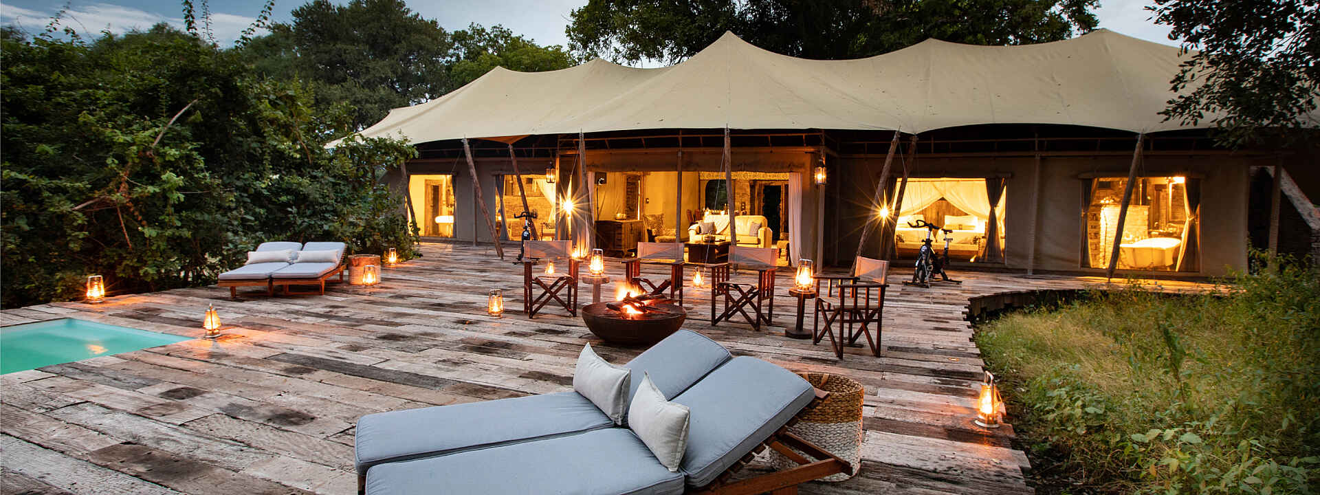 Blaue Stunde im Tembo Plains Camp