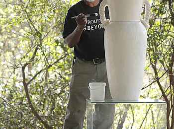 &Beyond Phinda Forest Lodge: Lodgemitarbeiter beim Malen