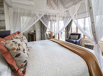 Impodimo Game Lodge: Family Deluxe Suite Bett Impodimo Game Lodge: Family Deluxe Suite Bett