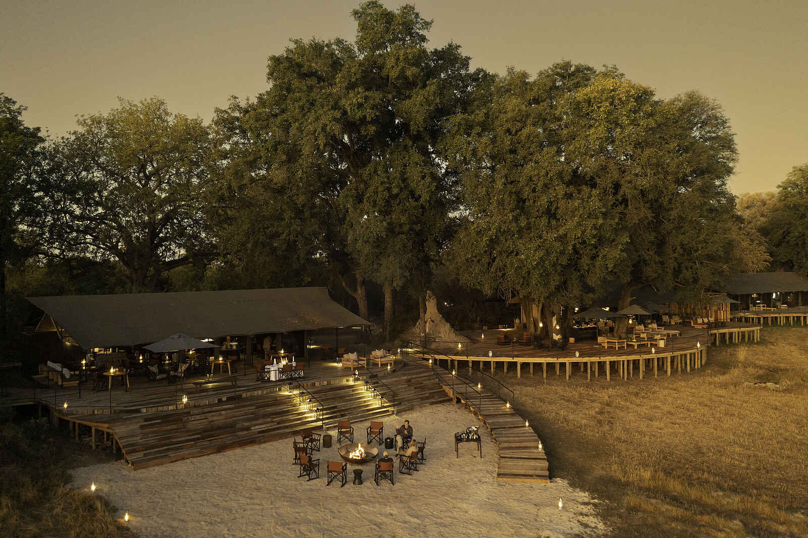 Kiri Camp: Blick auf den Zentralbereich Kiri Camp: Blick auf den Zentralbereich