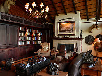 Mateya Safari Lodge: Bibliothek