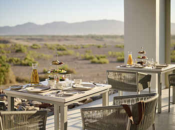 Okahirongo Elephant Lodge: Reichhaltiges Frühstück Okahirongo Elephant Lodge: Reichhaltiges Frühstück