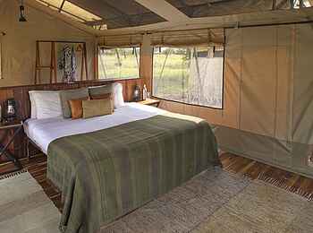 Olakira Migration Camp: Family Tent Ensuite Bad