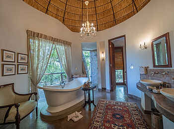 Tintswalo Safari Lodge: Das Badezimmer der Speke Suite