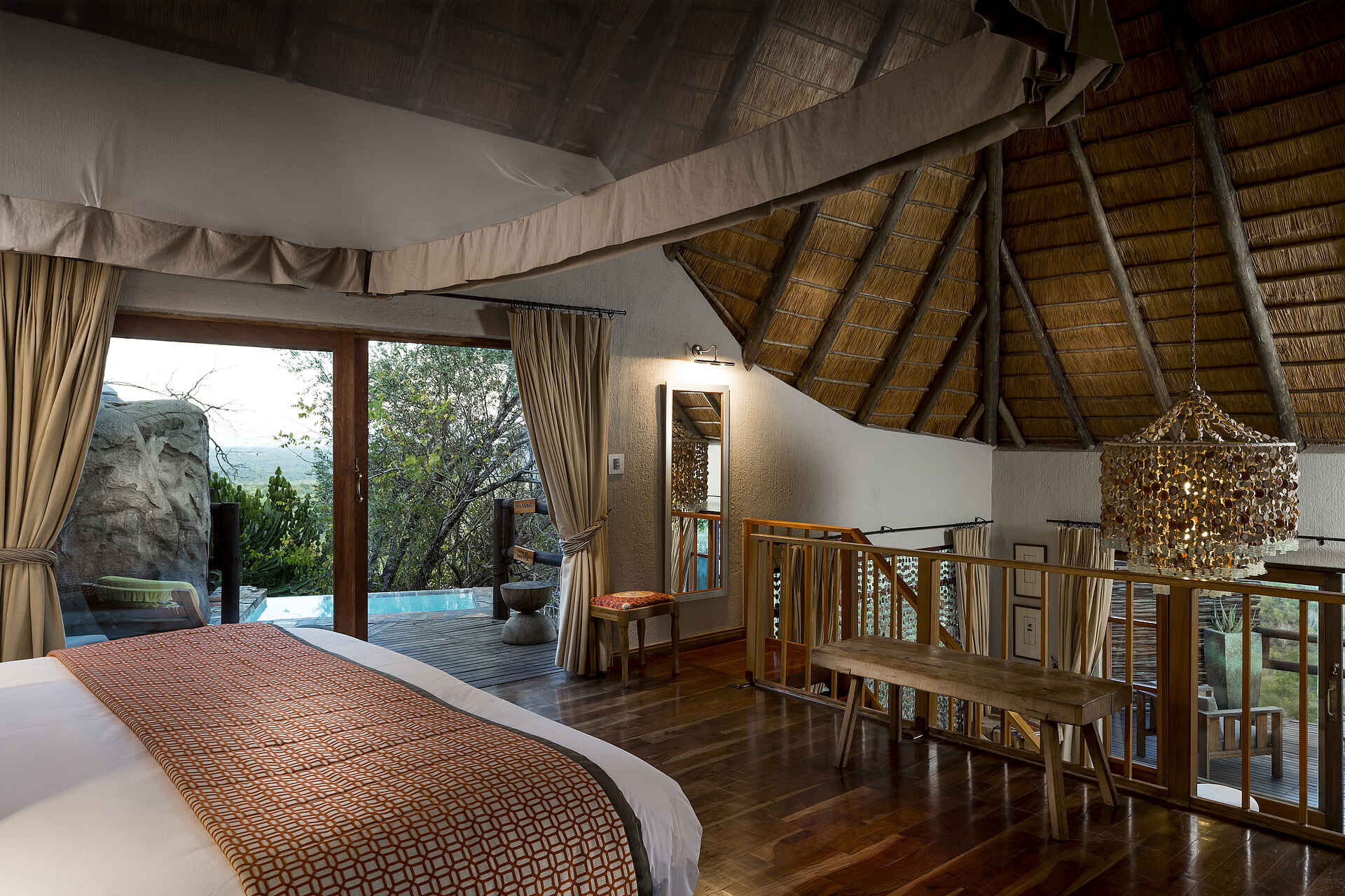 Ulusaba Rock Lodge: Master Suite Bett Ulusaba Rock Lodge: Master Suite Bett