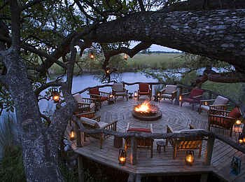 Xakanaxa Camp: Feuerdeck am Moanachira